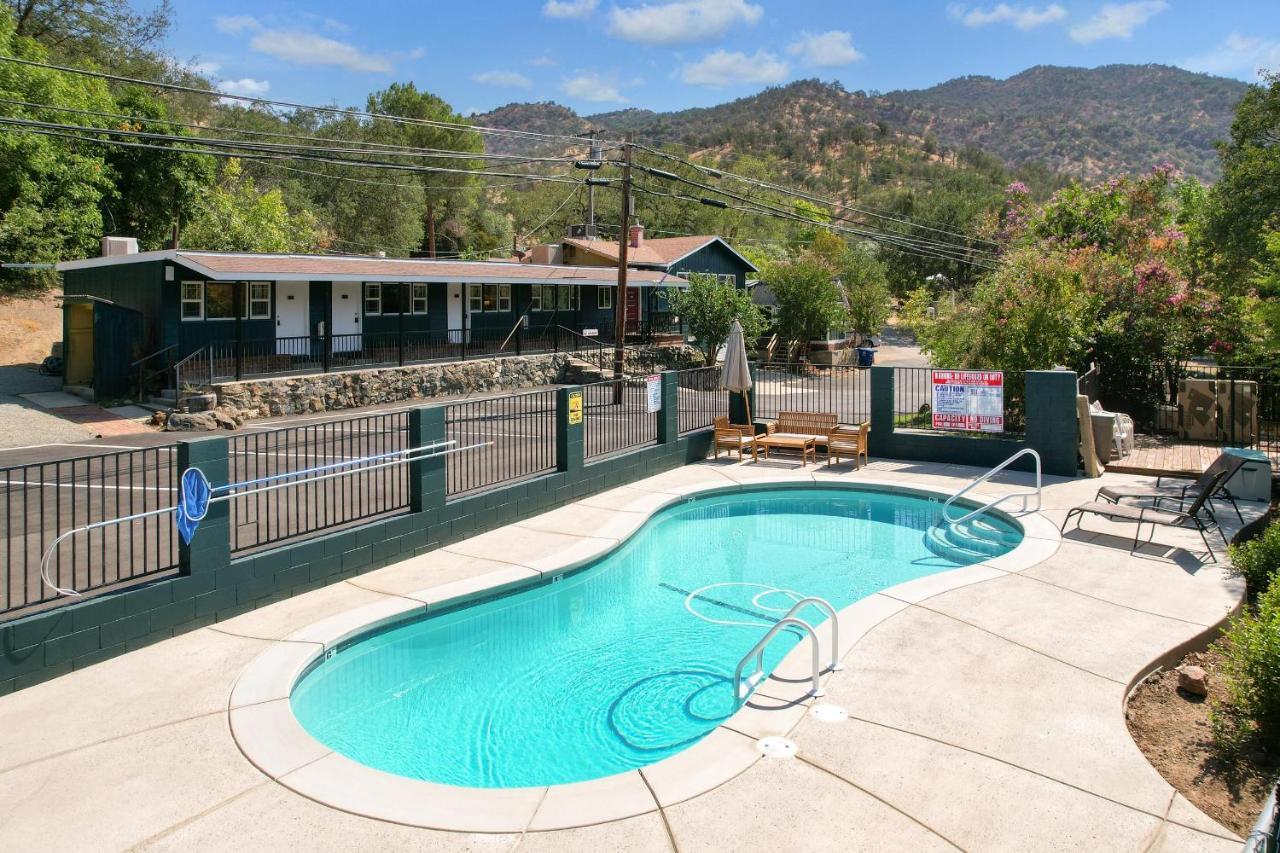 The Belle Sequoia Motel Rm9 Three Rivers Dış mekan fotoğraf